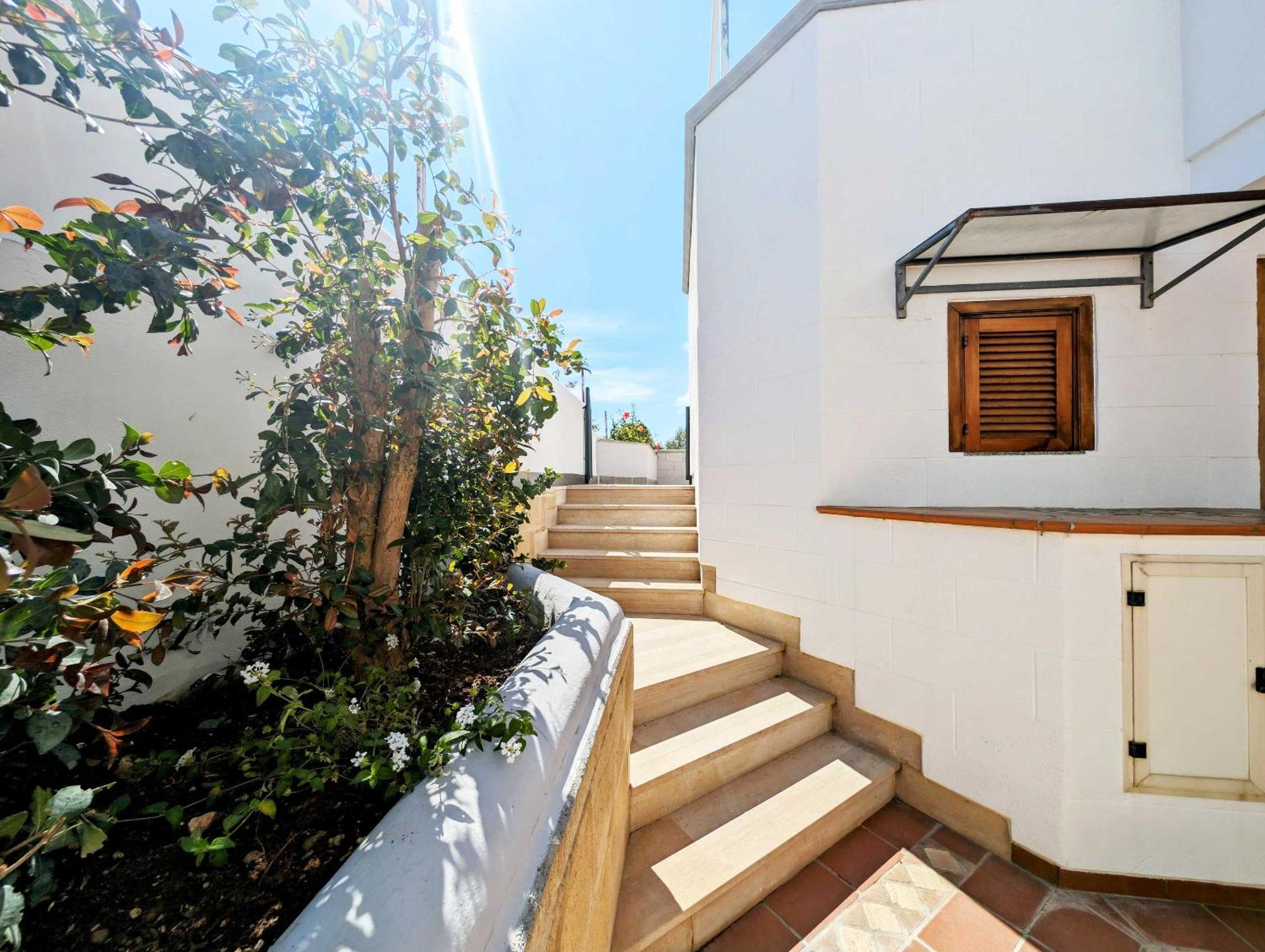 Oikia Vacanze S Cesarea Casa Rosa Giu Casa de Férias *